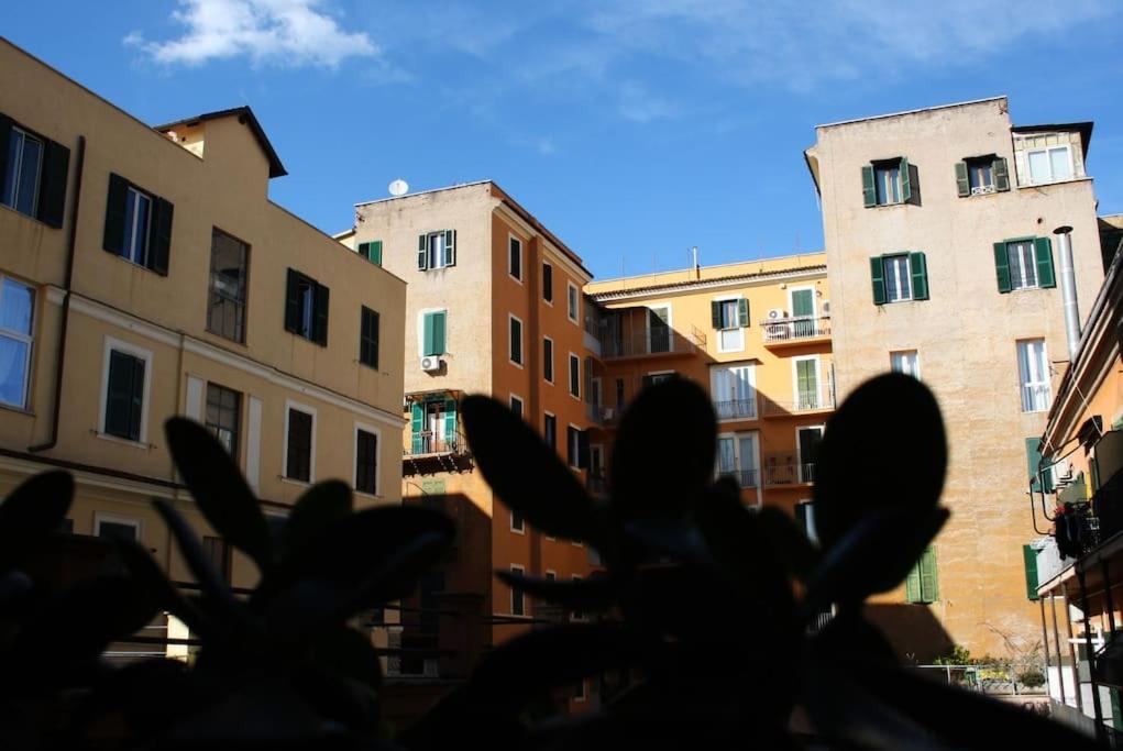 Colosseo Vintage Apartment ローマ エクステリア 写真