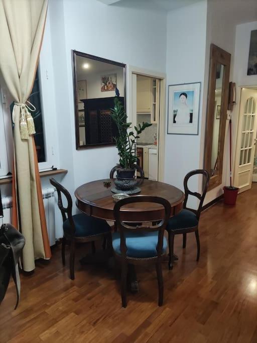 Colosseo Vintage Apartment ローマ エクステリア 写真